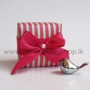 pink-stripes-wedding-cake-box