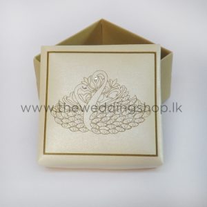 swan-couple-cake-box-36