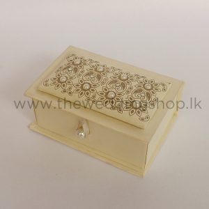 wedding-cake-chocolate-box